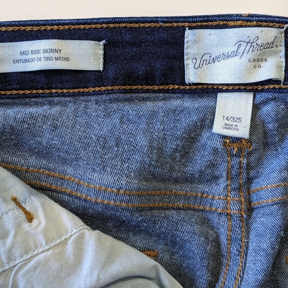 UNIVERSAL THREAD, Mid Rise Skinny, Size 14(32) Short. - Picture 5 of 7